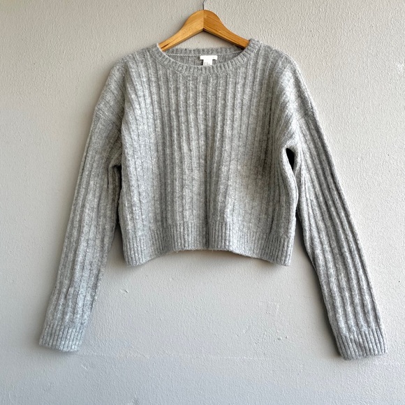 H&M | Grey Ribbed Knit Cropped Sweater - Picture 1 of 16